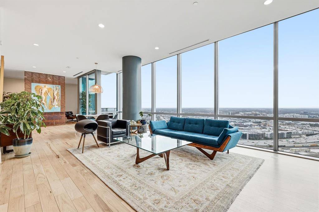 1301 Throckmorton Street #2705, Fort Worth, TX 76102