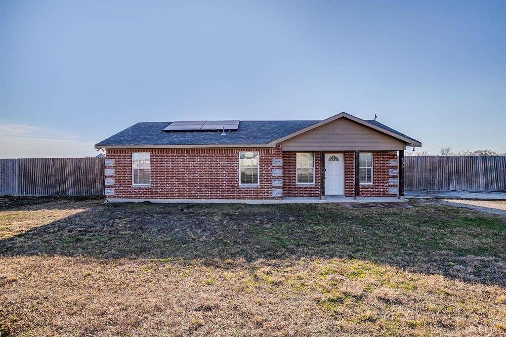 606 S Aquilla Street, Itasca, TX 76055