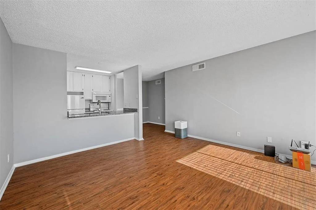 1810 N Garrett Avenue #206, Dallas, TX 75206