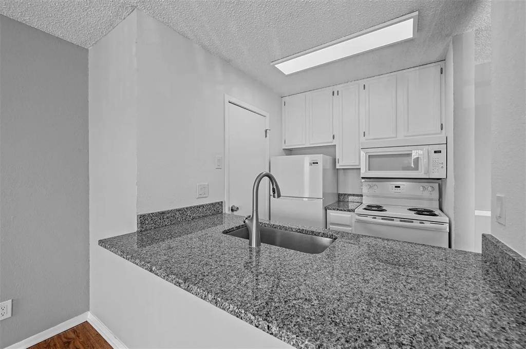 1810 N Garrett Avenue #206, Dallas, TX 75206