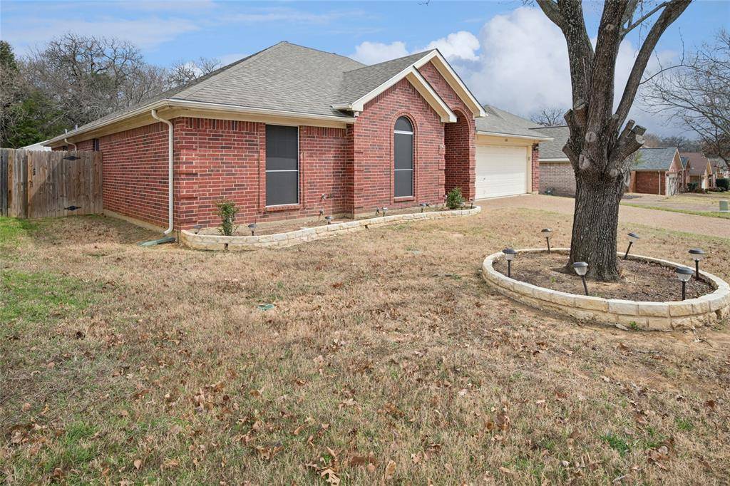 610 Everglade Drive, Mansfield, TX 76063