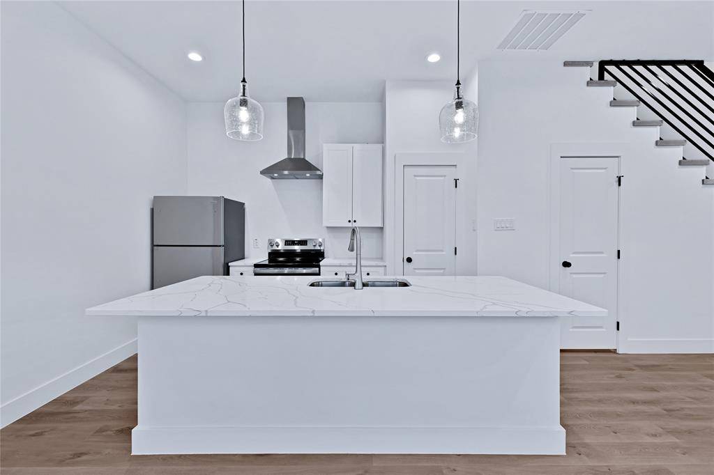 2842 S Marsalis Avenue, Dallas, TX 75216