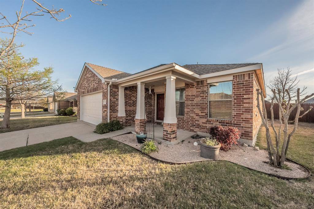 105 Rain Cloud Drive, Waxahachie, TX 75165