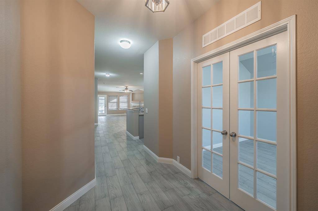 105 Rain Cloud Drive, Waxahachie, TX 75165