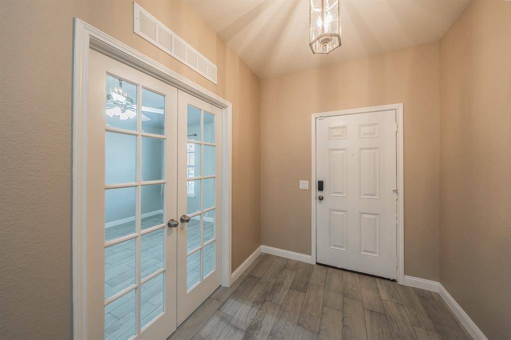 105 Rain Cloud Drive, Waxahachie, TX 75165