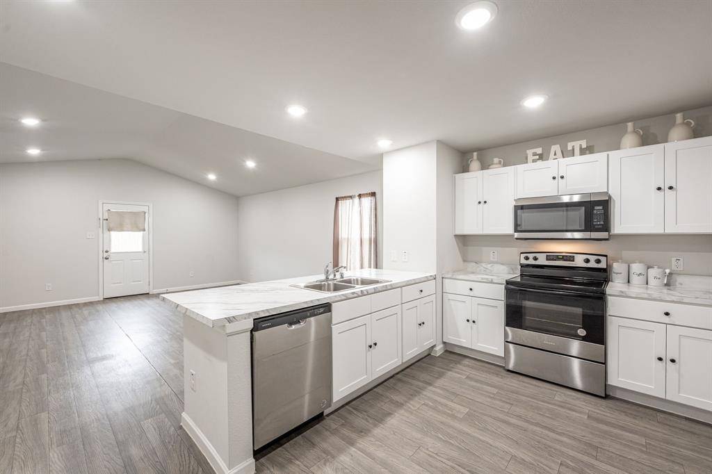 1106 Ripplewood Circle, Chandler, TX 75758