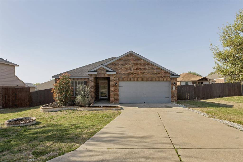 192 Buffalo Ridge Drive, Newark, TX 76071