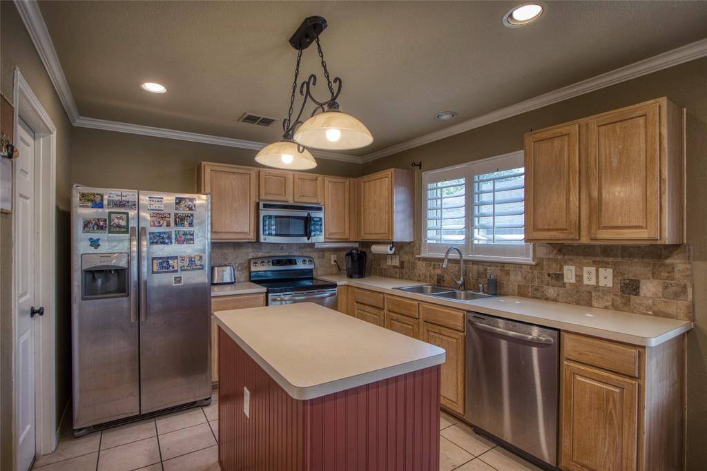 2317 Overlook Lane, Denton, TX 76207