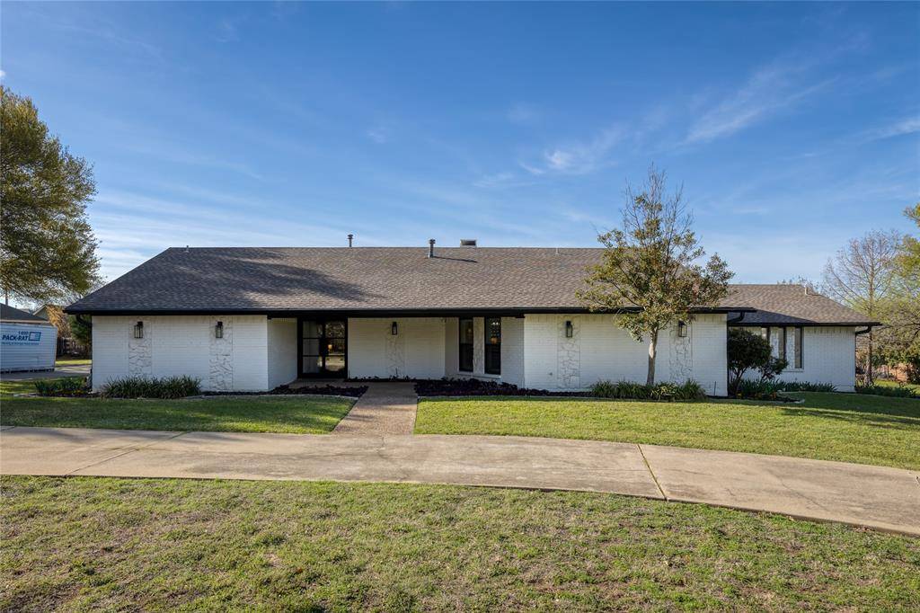 7520 Hewitt Street, North Richland Hills, TX 76182