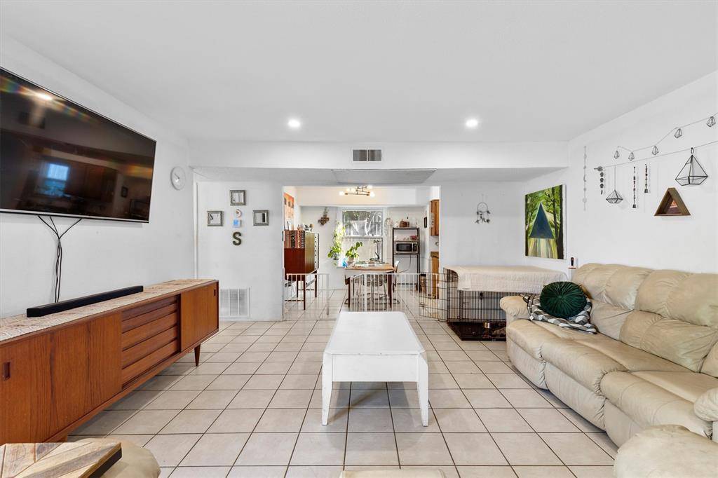 3721 French Wood Drive, Arlington, TX 76016