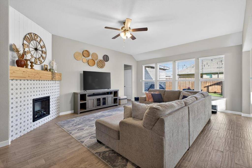 4409 Terraview Drive, Arlington, TX 76001