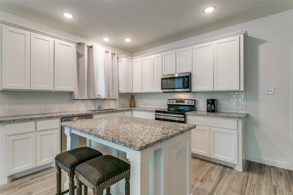 326 Oakbend Drive #16, Lewisville, TX 75067