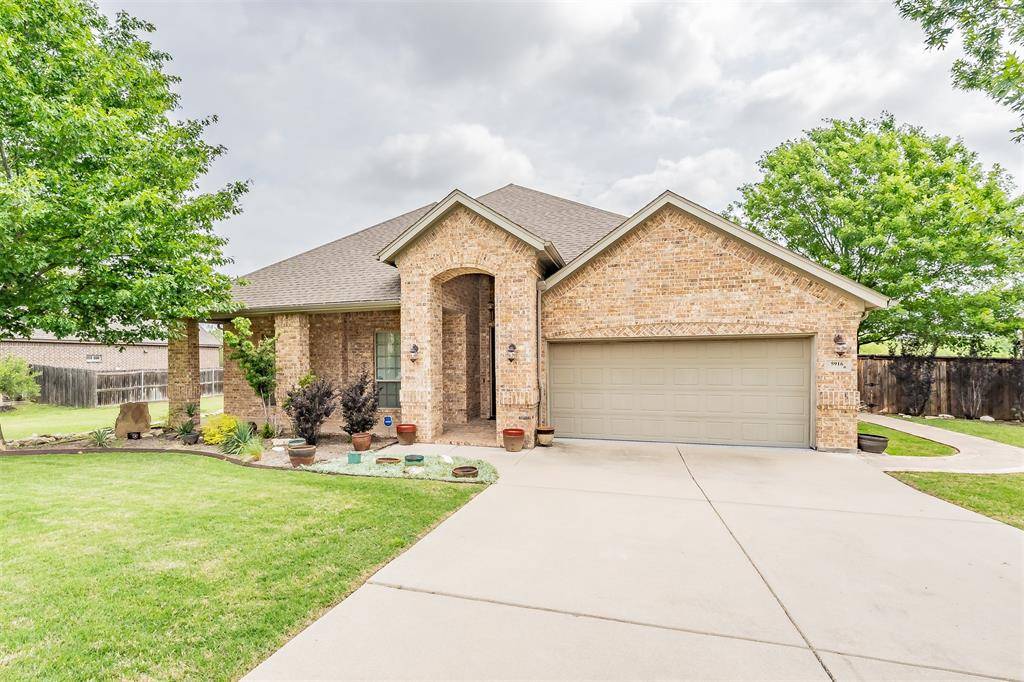 5916 Lamb Creek Drive, Fort Worth, TX 76179