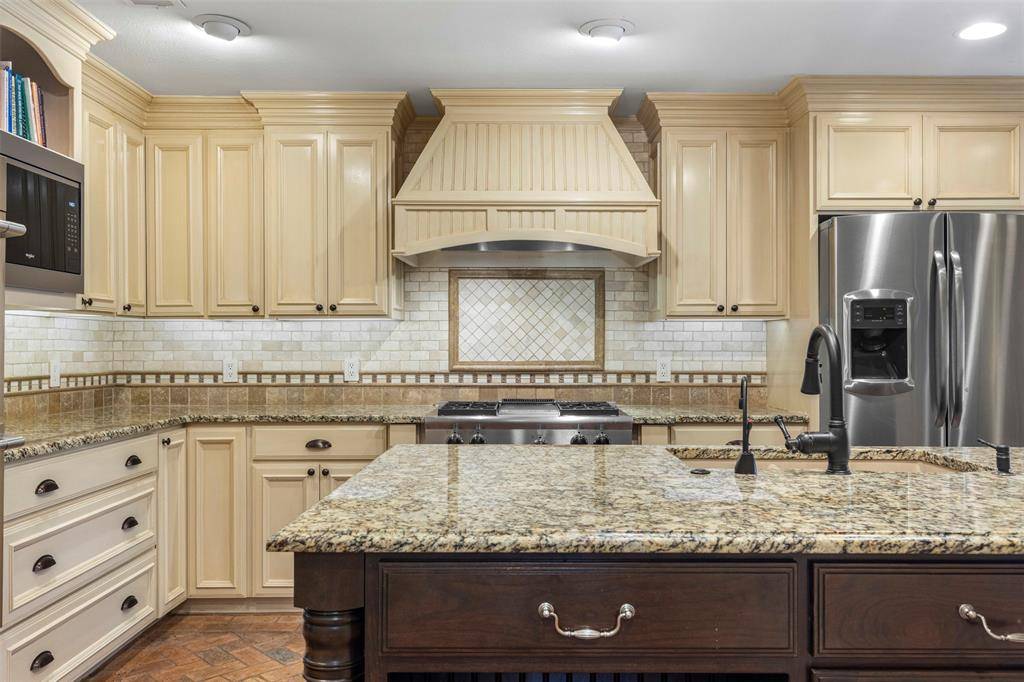 4606 Heatherbrook Drive, Dallas, TX 75244