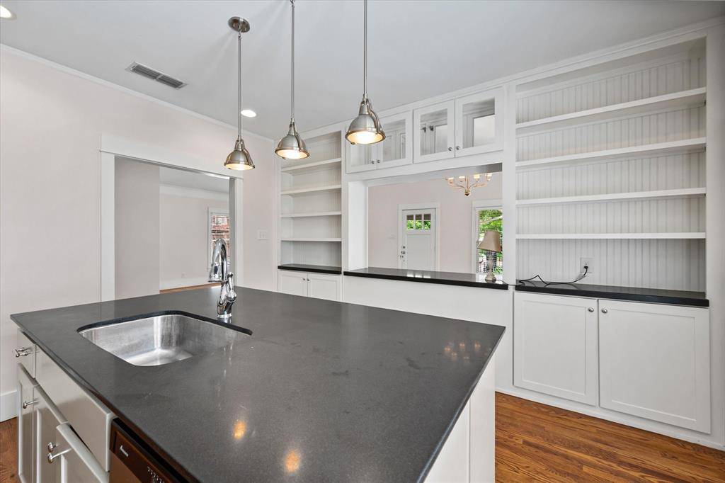 2700 College Avenue, Fort Worth, TX 76110