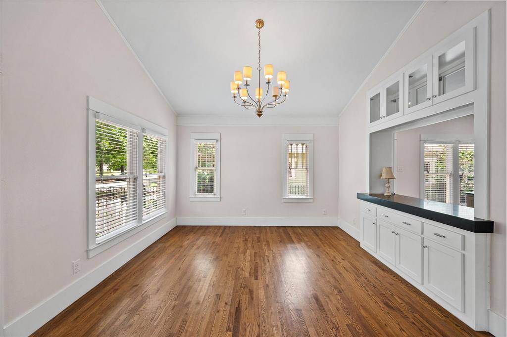 2700 College Avenue, Fort Worth, TX 76110