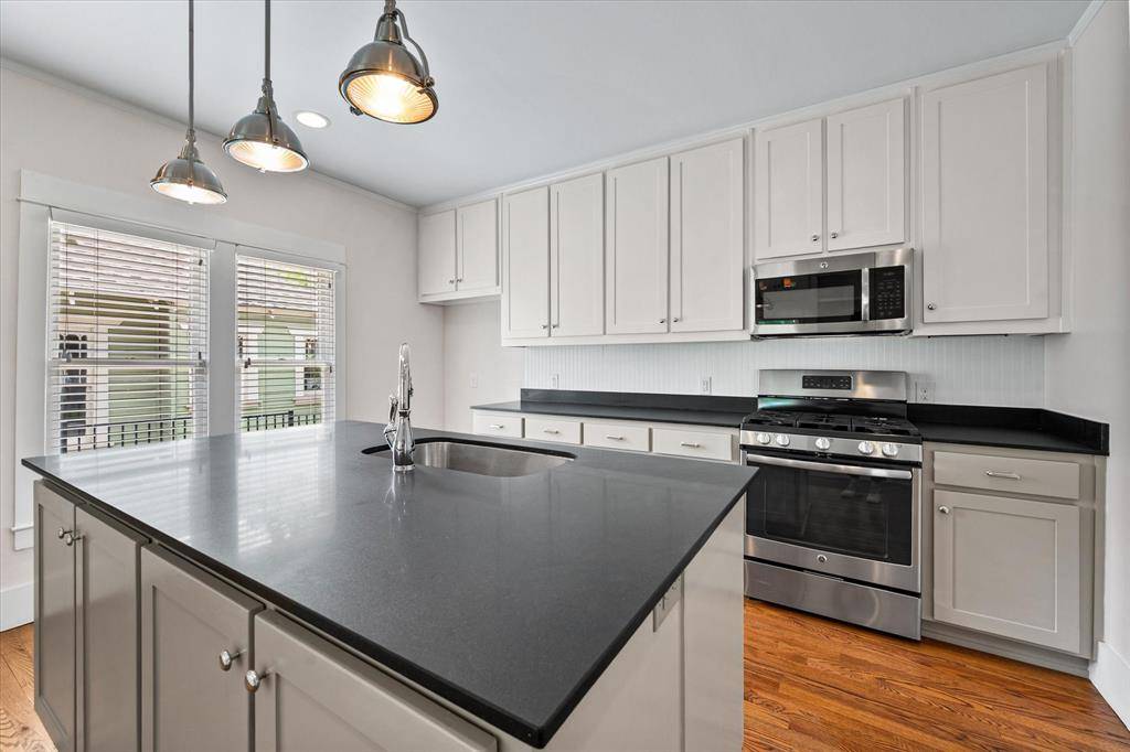 2700 College Avenue, Fort Worth, TX 76110