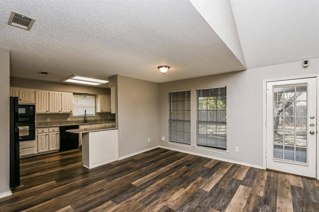 5 Hastings Court, Mansfield, TX 76063