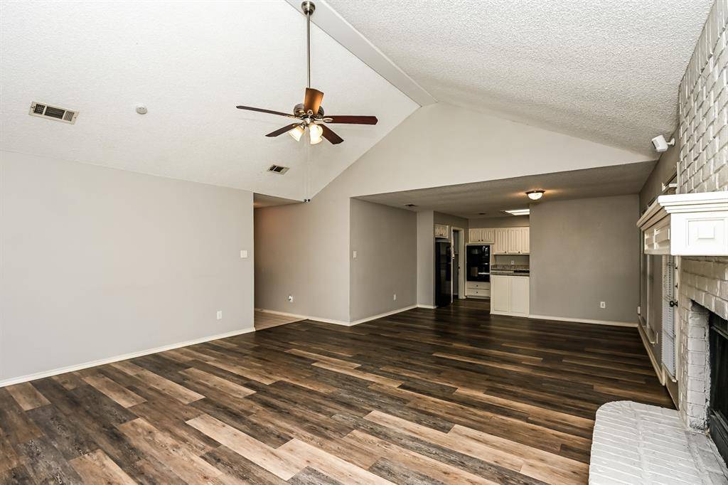 5 Hastings Court, Mansfield, TX 76063