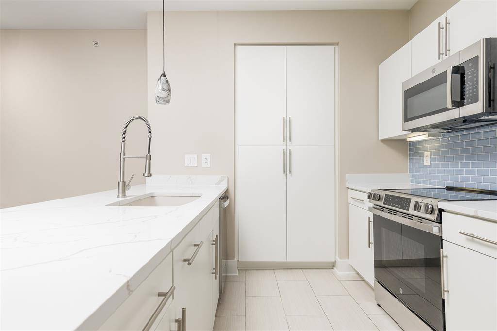 4605 Cedar Springs Road #201, Dallas, TX 75219