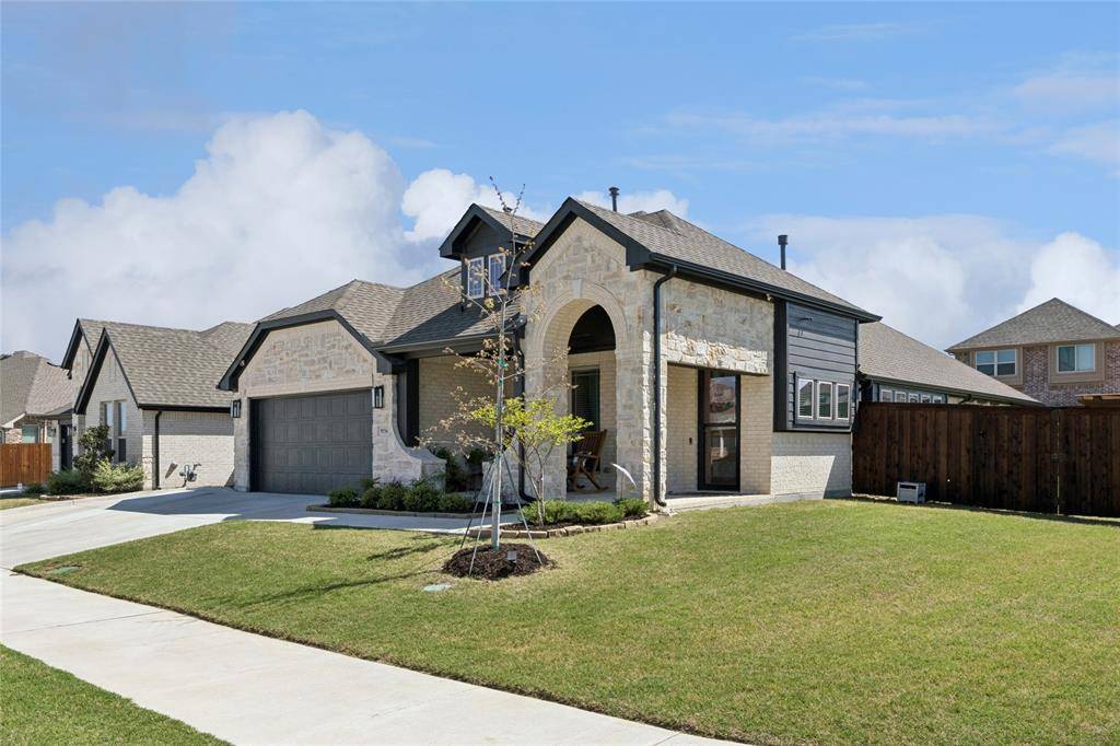 9156 Rock Nettle Drive, Fort Worth, TX 76131