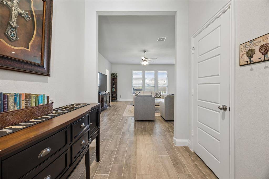 1009 Moss Grove Trail, Justin, TX 76247