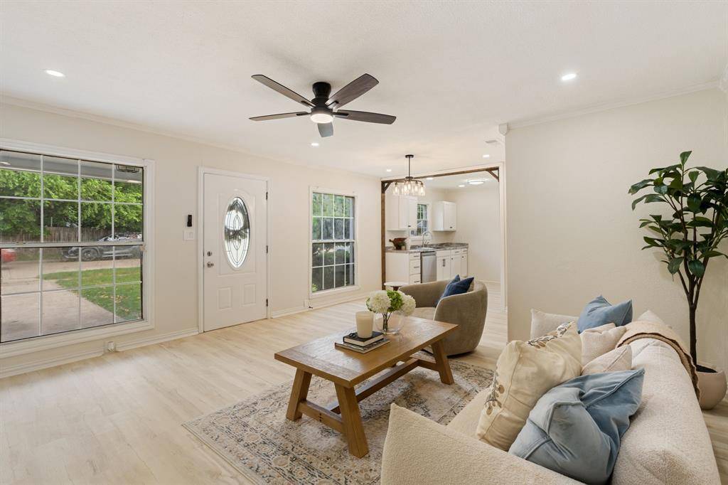 4121 Alamo Avenue, Fort Worth, TX 76107