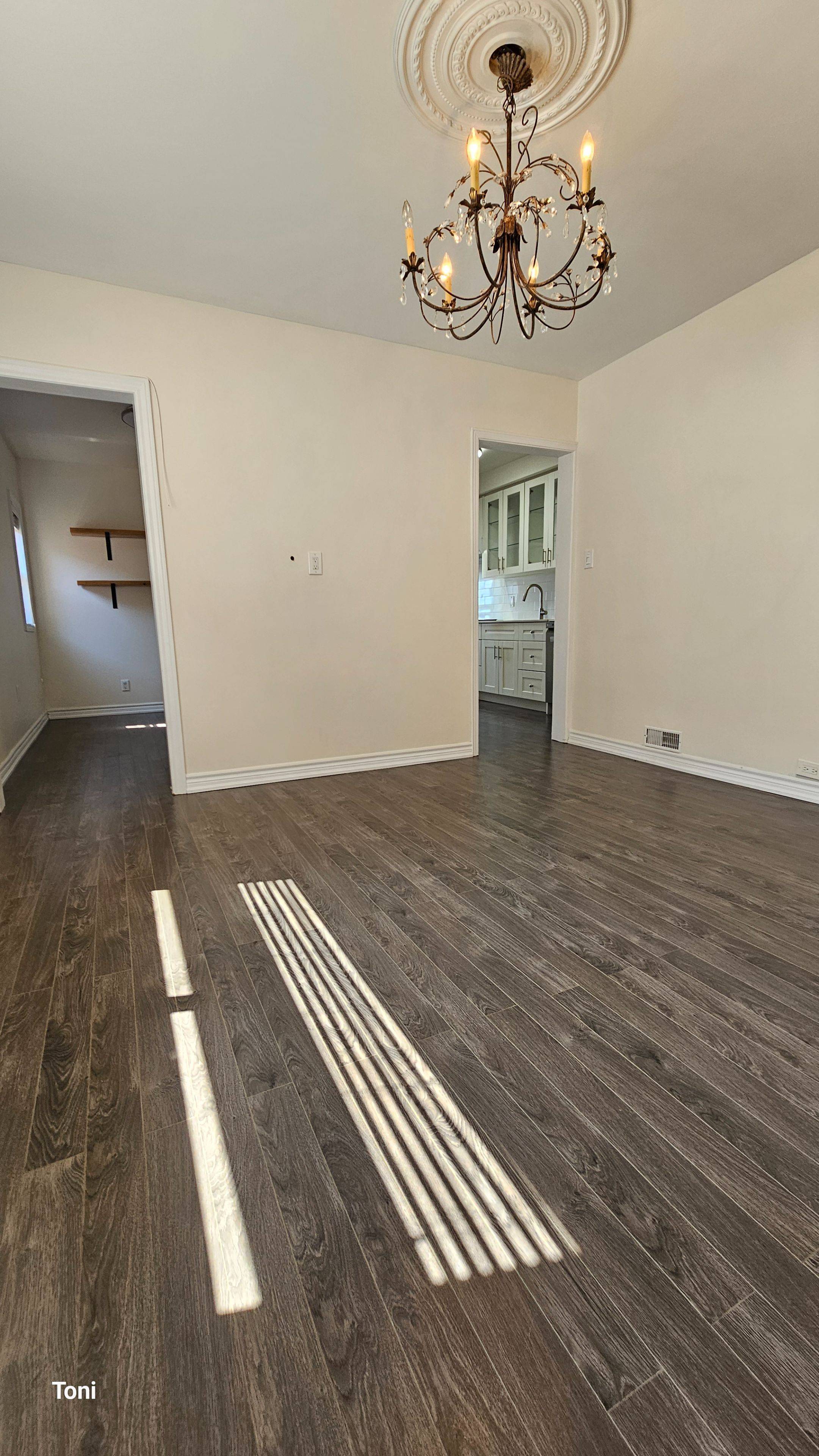 16 Failsworth AVE, Toronto W03, ON M6M 3J2