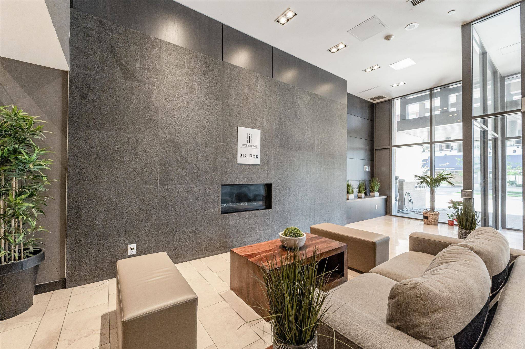 1940 Ironstone DR #219, Burlington, ON L7L 0E4