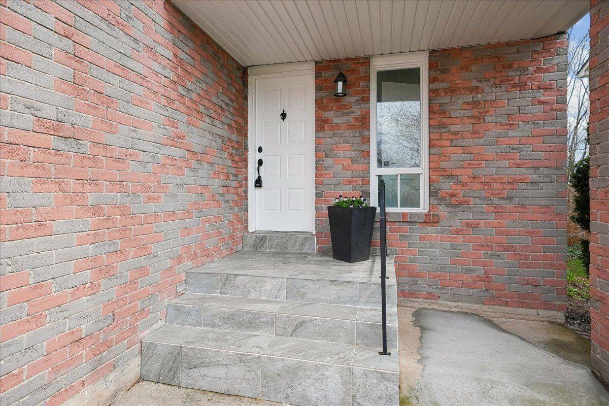 1120 Montgomery DR, Oakville, ON L6M 1G1