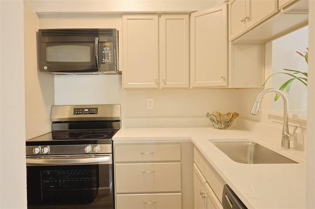 5757 E University Boulevard #22F, Dallas, TX 75206