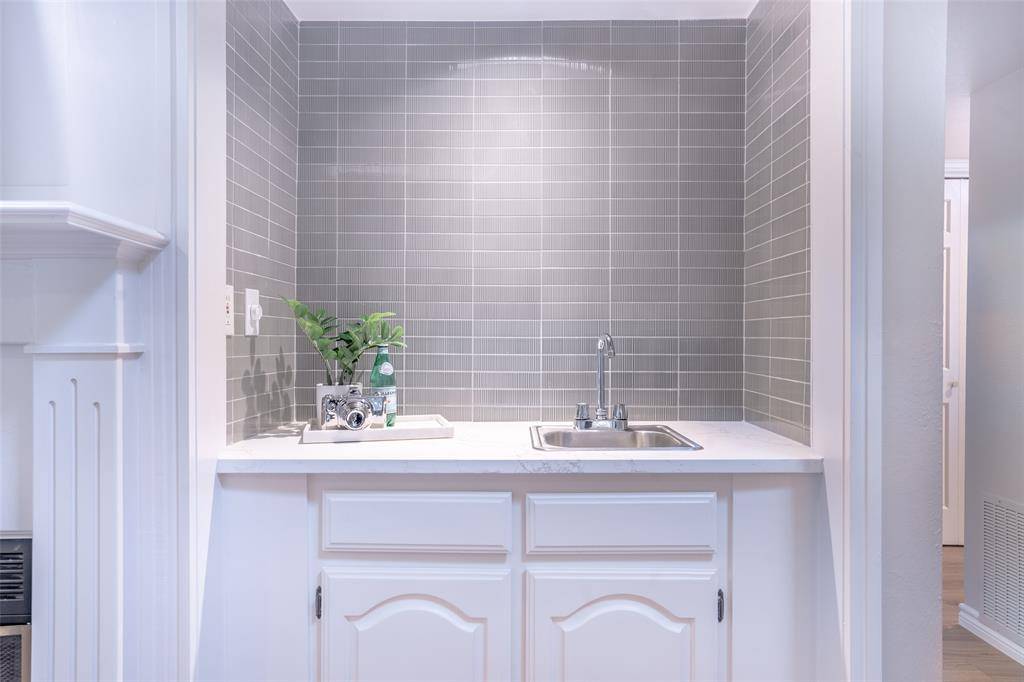 1415 Pecos Street, Dallas, TX 75204