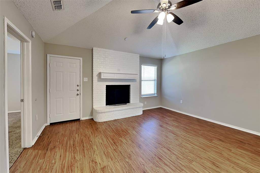 4109 Meadow Park Drive, Arlington, TX 76017