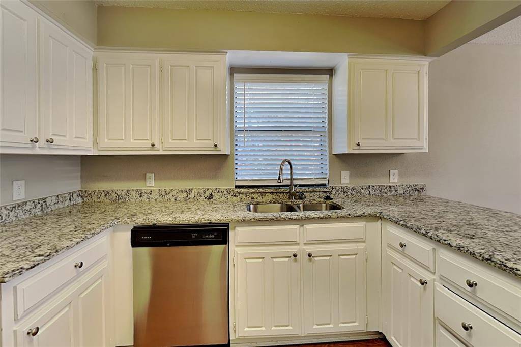 4109 Meadow Park Drive, Arlington, TX 76017