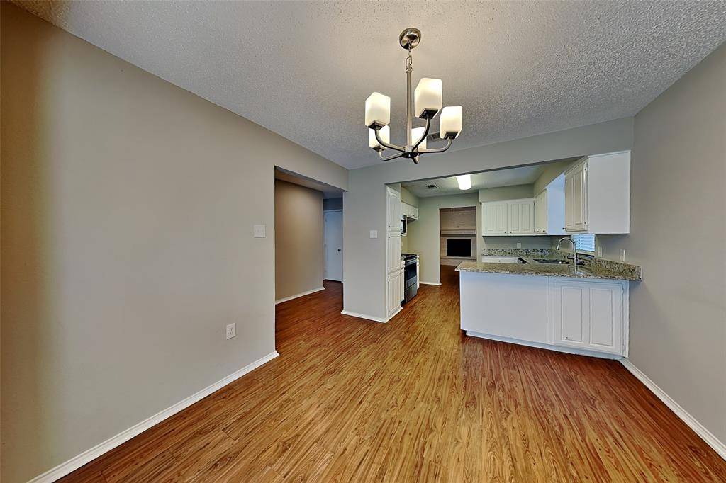 4109 Meadow Park Drive, Arlington, TX 76017