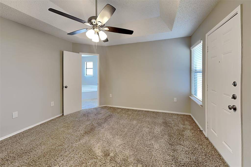 4109 Meadow Park Drive, Arlington, TX 76017