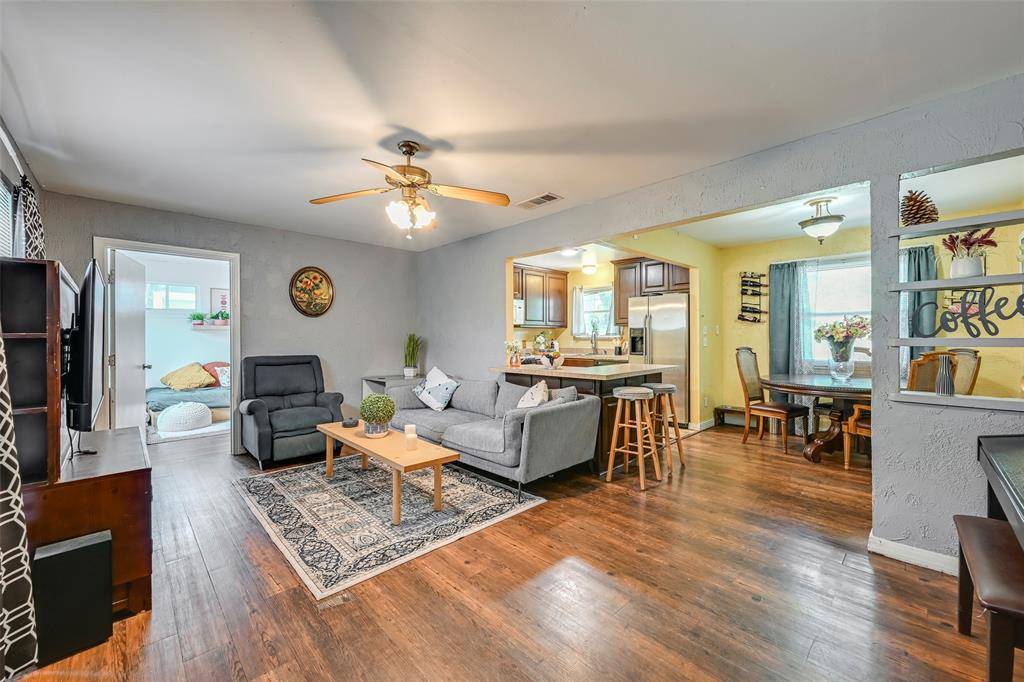 813 Dugan Street, Arlington, TX 76010