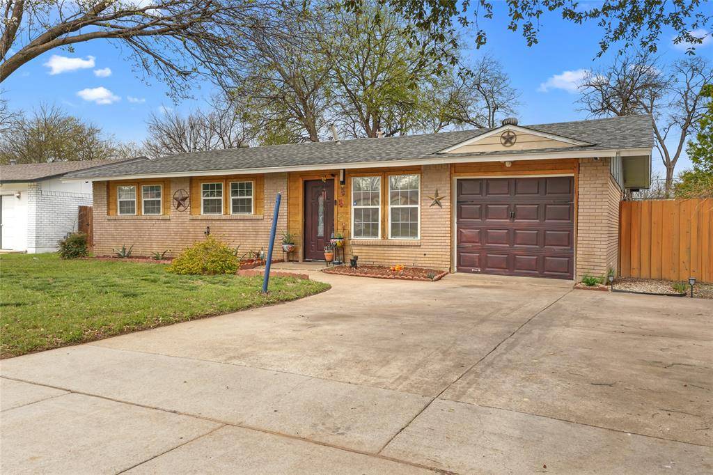 1605 E Lovers Lane, Arlington, TX 76010