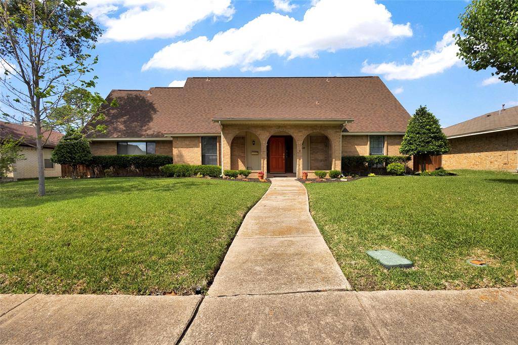 2985 Las Campanas Drive, Farmers Branch, TX 75234