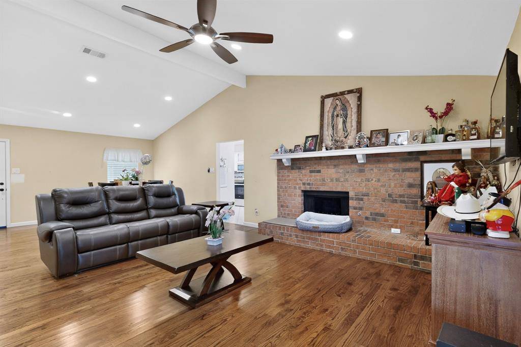 609 Melissa Lane, Garland, TX 75040