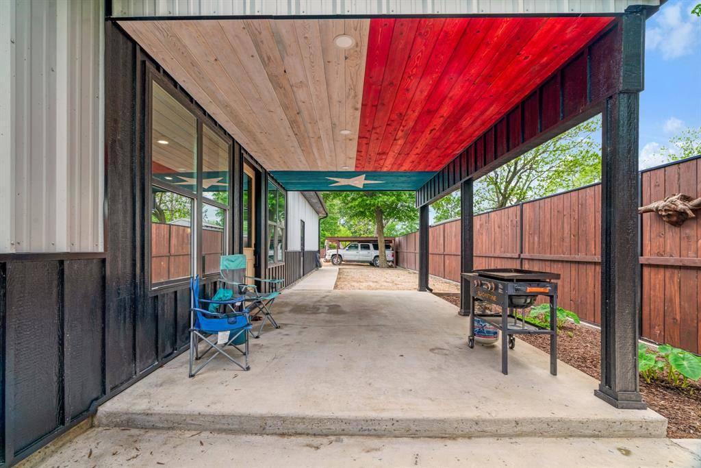 140 N Cedar, Blossom, TX 75416