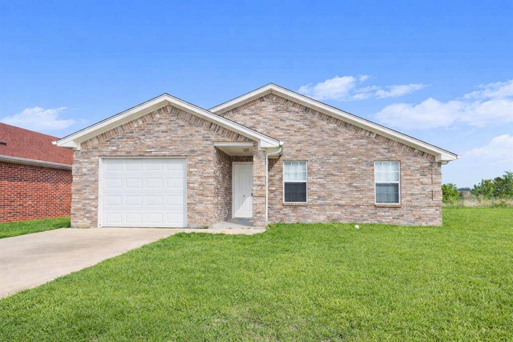 1710 Manor Garden, Greenville, TX 75401