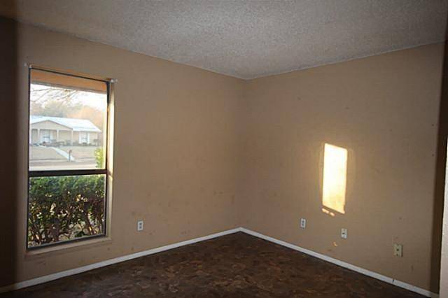 2921 Collins Boulevard, Garland, TX 75044