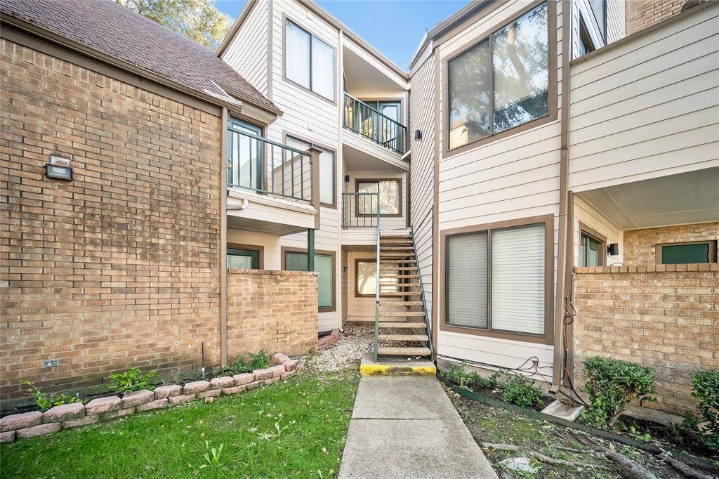 2314 Bamboo Drive #I304, Arlington, TX 76006