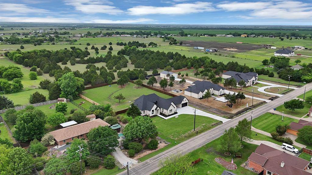 710 Gibson Road, Waxahachie, TX 75165