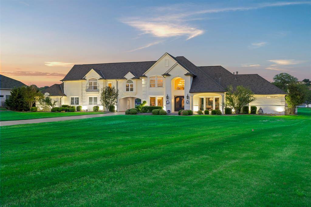 1300 E Scandinavian Court, Granbury, TX 76048