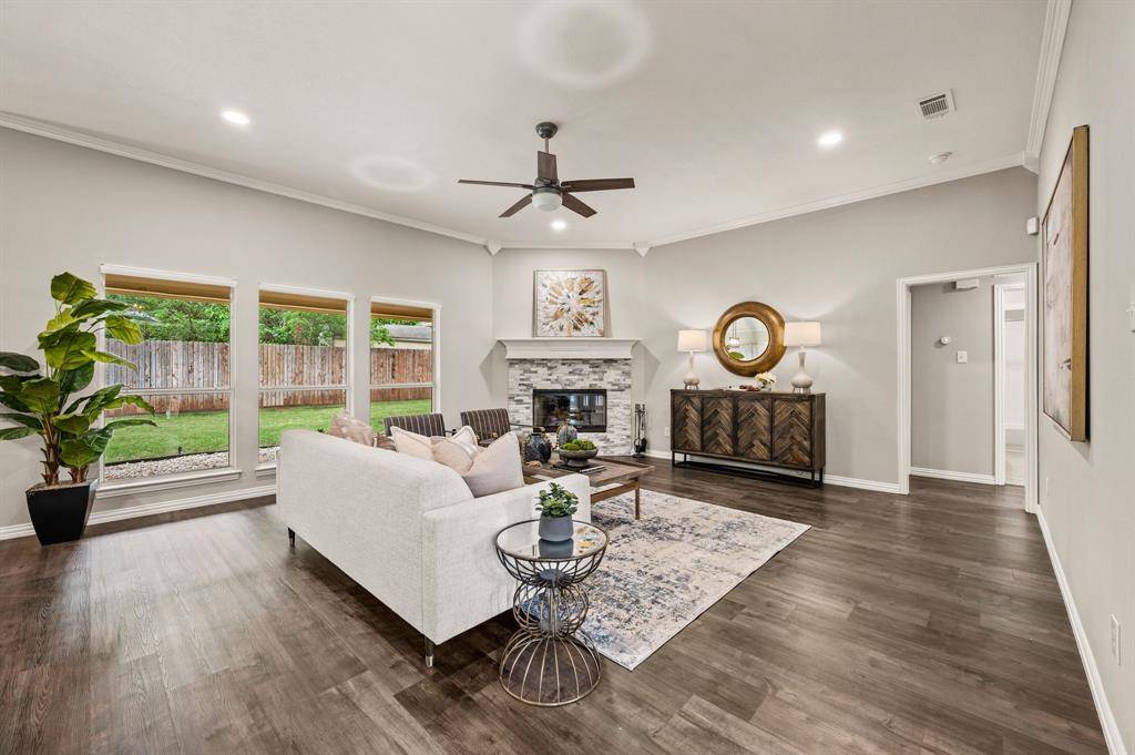 8609 Matt Drive, North Richland Hills, TX 76182