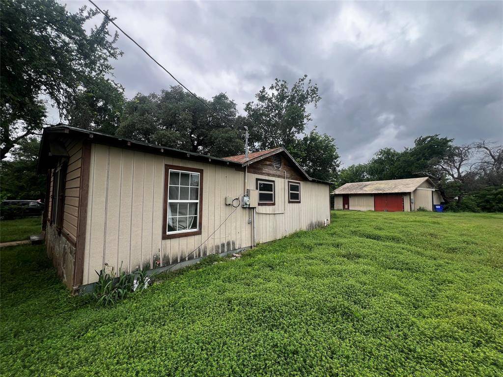 319 Ridgecrest Court, Azle, TX 76020