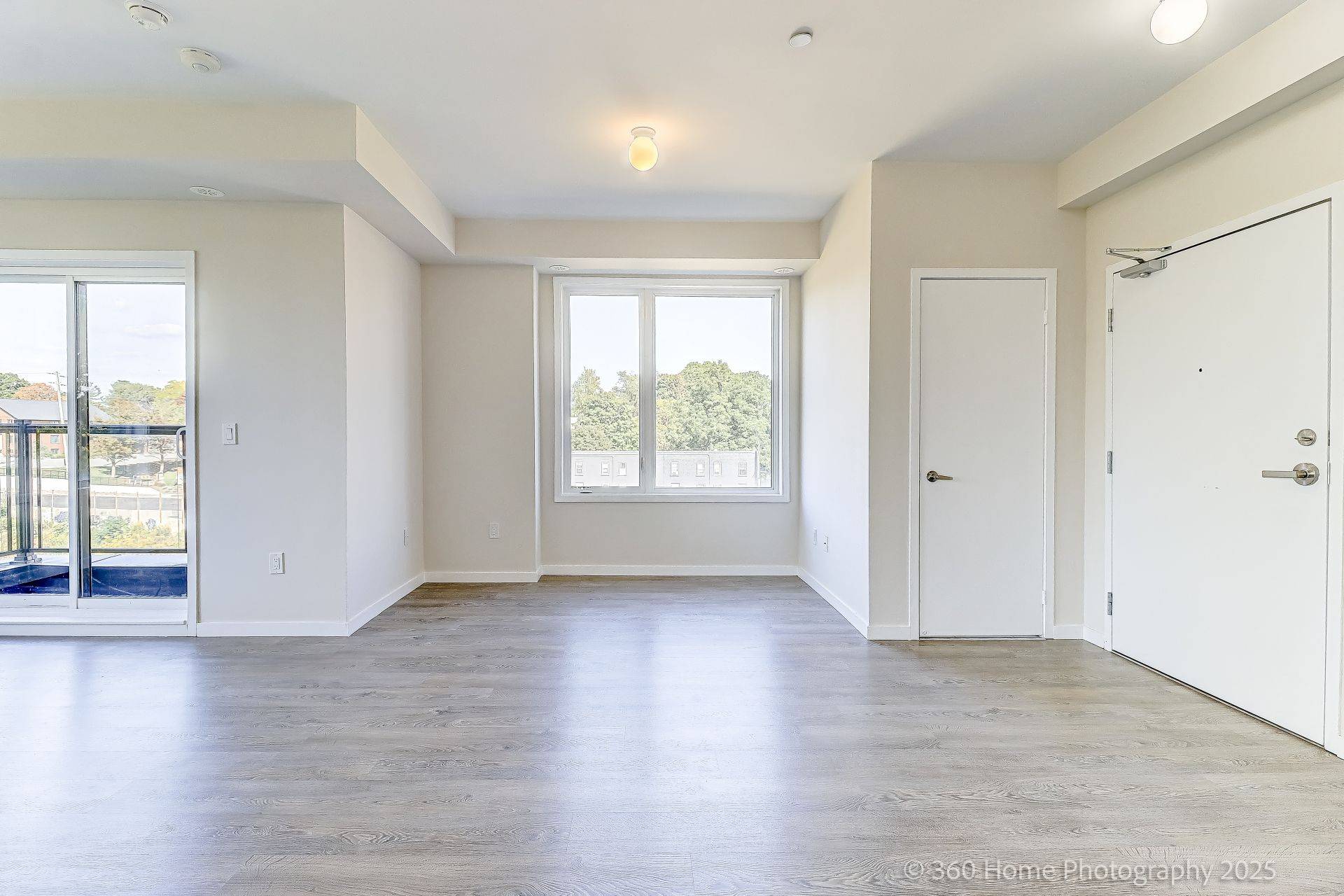 200 Alex Gardner CIR #28, Aurora, ON L4G 3G5