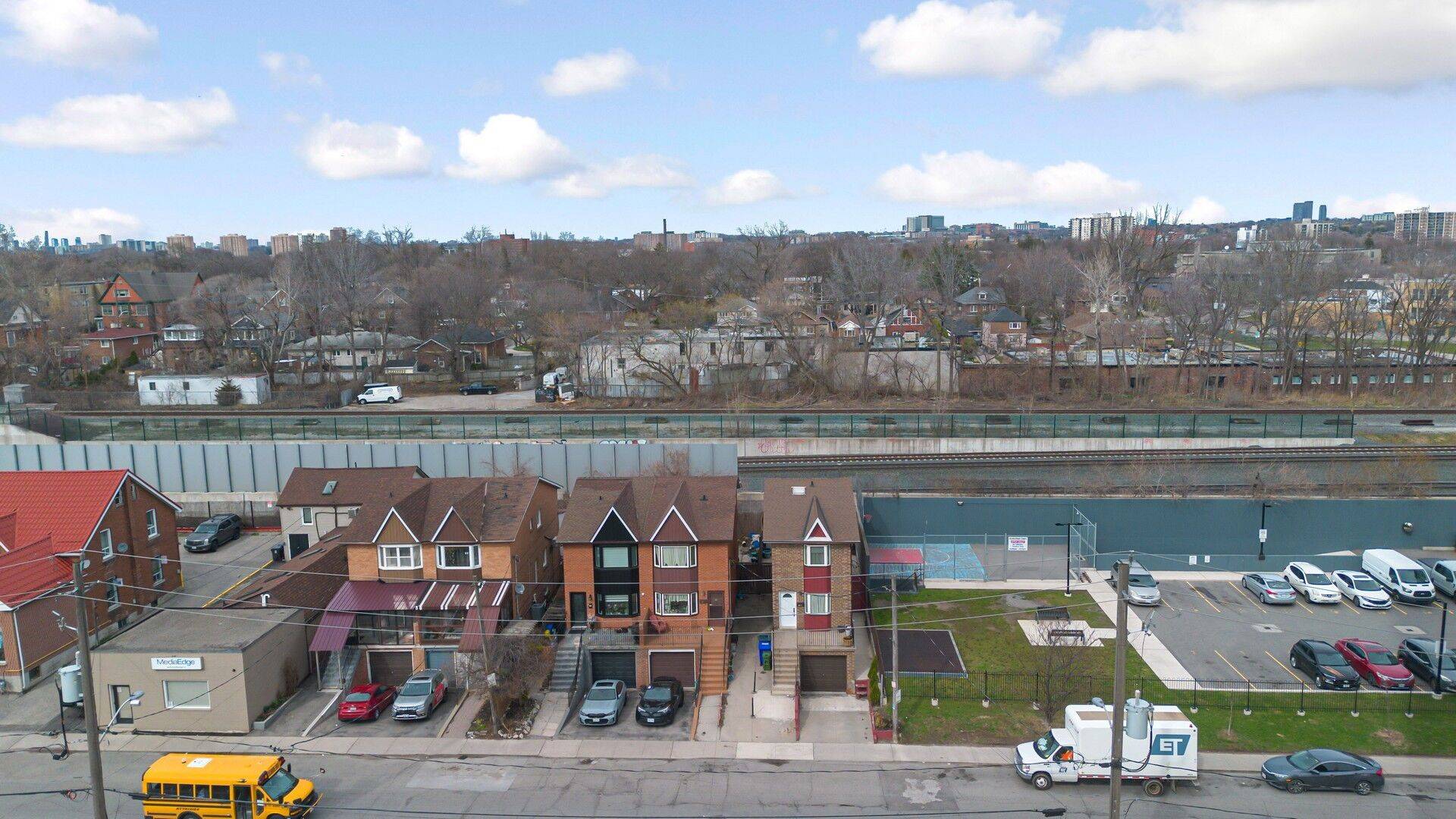 29A South Station ST, Toronto W04, ON M9N 3T8